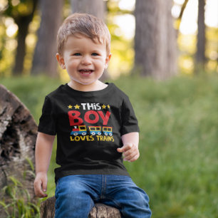 Dieser Junge liebt Züge Kleinkind T-shirt