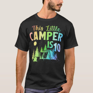 Dieser kleine Camper ist 10 Jahre alt Camping 10. T-Shirt
