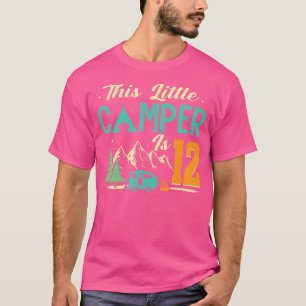 Dieser kleine Camper ist 12 Camp Lover 12. Camping T-Shirt