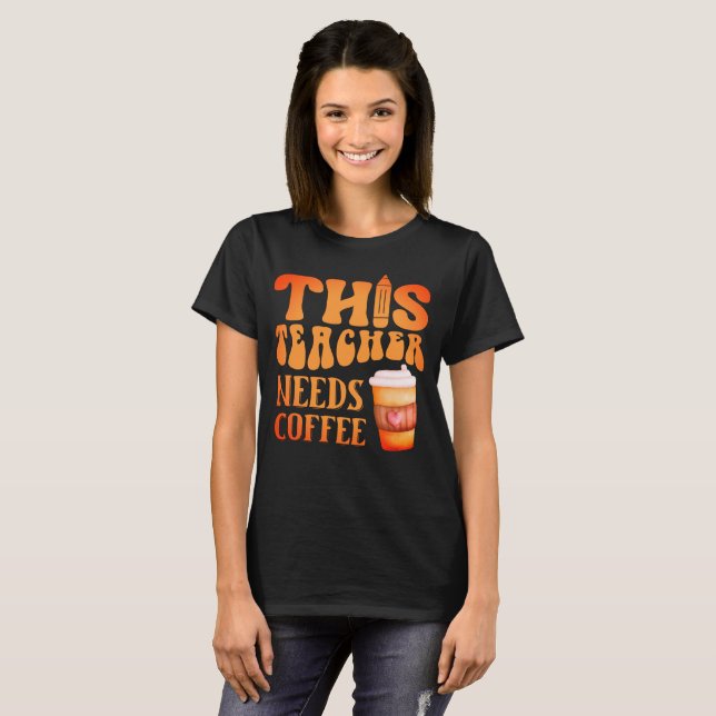 DIESER LEHRER BRAUCHT KAFFEE-Kaffee-Angebot für Le T-Shirt (Vorne ganz)