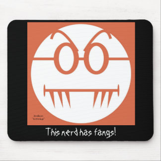Dieser Nerd hat Reißzähne! Mousepad