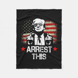 Dieser Trump Middle Fingers Pro Trump 2024 (auf de Fleecedecke