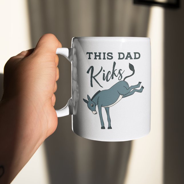 Dieser Vater kickt Donkey Funny Vathday Kaffeetasse (Von Creator hochgeladen)