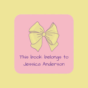 Dieses Buch gehört zu Mädchens Name Bow Pink Yello Quadratischer Aufkleber