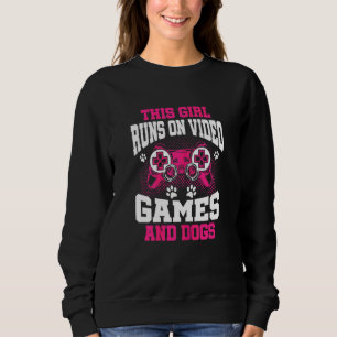 Dieses Gamer Girl läuft auf Videospielen und Hunde Sweatshirt