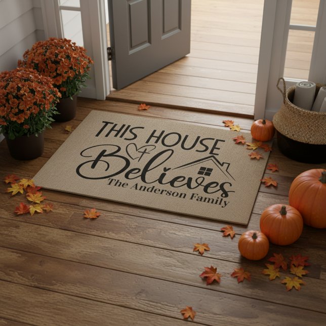 Dieses Haus glaubt, dass es Christlich ist Fußmatte (This House Believes Custom Christian Doormat)