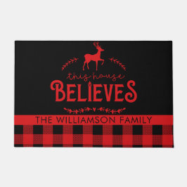 Dieses Haus glaubt, dass Rentier Kariert Familienn Fußmatte