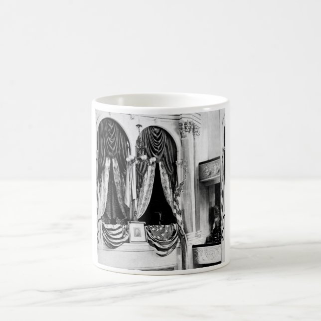 Dieses ist der private Kasten im Theater des Fords Kaffeetasse (Mittel)