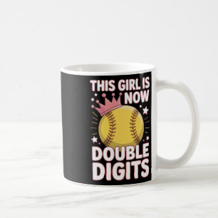 Dieses Mädchen ist jetzt 10 Double Digits Fastpitc Kaffeetasse