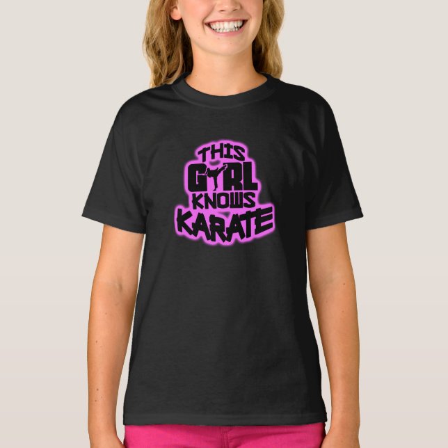 Dieses Mädchen kennt Karate T-Shirt (Vorderseite)