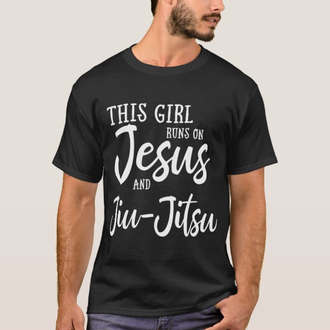 Dieses Mädchen läuft auf Jesus und Jiu Jitsu Chris T-Shirt (Vorderseite)