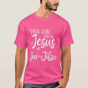 Dieses Mädchen läuft auf Jesus und Jiu Jitsu Shirt