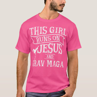 Dieses Mädchen läuft auf Jesus und Krav Maga s für T-Shirt