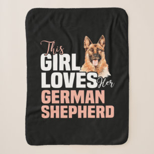 Dieses Mädchen Liebe ihren deutschen Schäferhund Sherpadecke