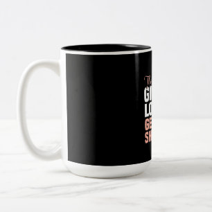 Dieses Mädchen Liebe ihren deutschen Schäferhund Zweifarbige Tasse