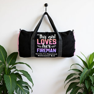 Dieses Mädchen liebt ihren Feuerwehrmann Duffle Bag