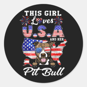 Dieses Mädchen liebt USA und Hund 4. Juli Pit Bull Runder Aufkleber