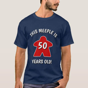 "Dieses Meeple ist 50 Jahre alt!" Lustiger Geburts T-Shirt