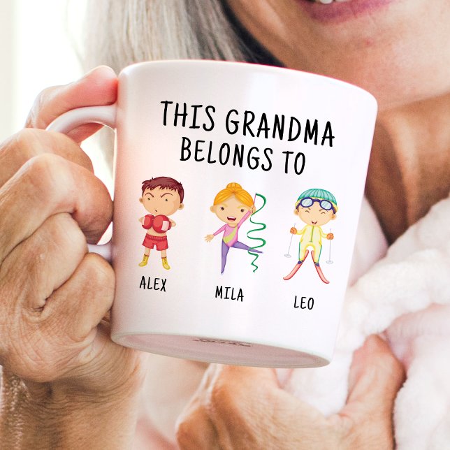 Dieses Oma gehört zu 3 | Kids Names Funny Gift Kaffeetasse (Von Creator hochgeladen)