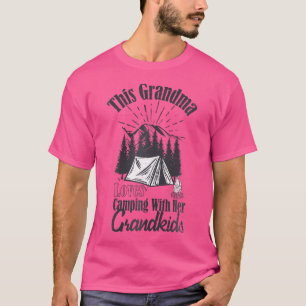 Dieses Oma Lieben Camping mit ihrem Enkelkamp T-Shirt