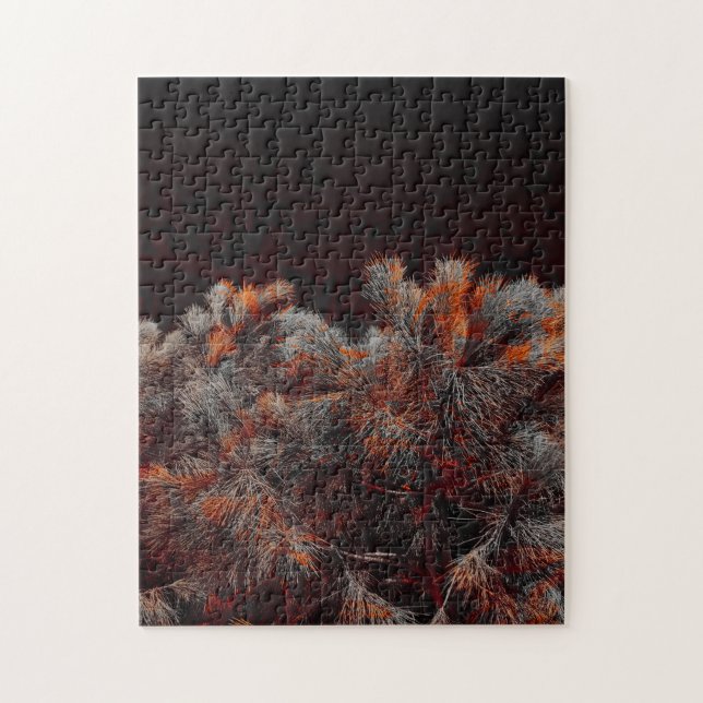 Digitale Kunst des Kiefernbaums mit orangefarbenen Puzzle (Vertikal)
