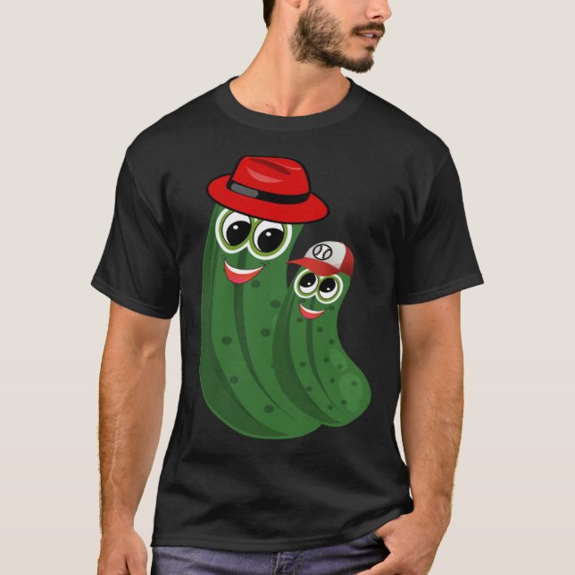 Dill Pickle Dad and Son Wearing Hats T-Shirt (Vorderseite)