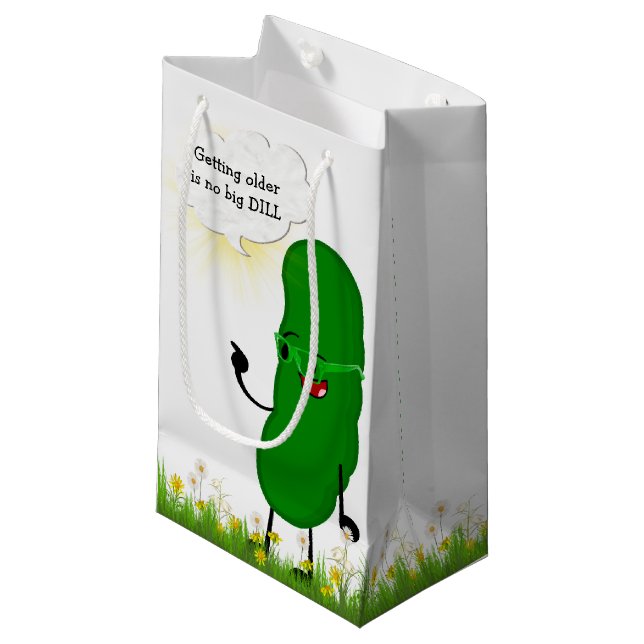 Dill Pickle mit grüner Brille Kleine Geschenktüte (Vorderseite Schrägansicht)