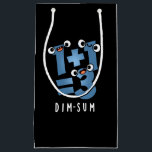 Dim Sum Funny Mathematics Food Pun Dark BG Kleine Geschenktüte<br><div class="desc">Dim Sum Funny Mathematics Food Pun bietet eine niedliche Mathematik-Gleichung,  die ein wenig dunkel ist. Perfektes Pun-Geschenk für Familien und Freunde,  die niedliche Mathematik Liebe Brötchen.</div>