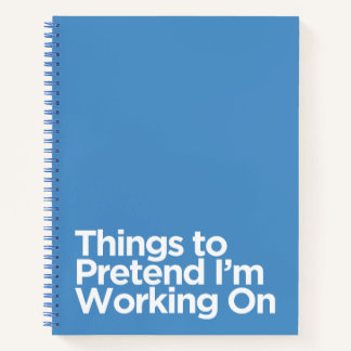 Dinge, um so zu tun, als würde ich am Notebook arb Notizbuch