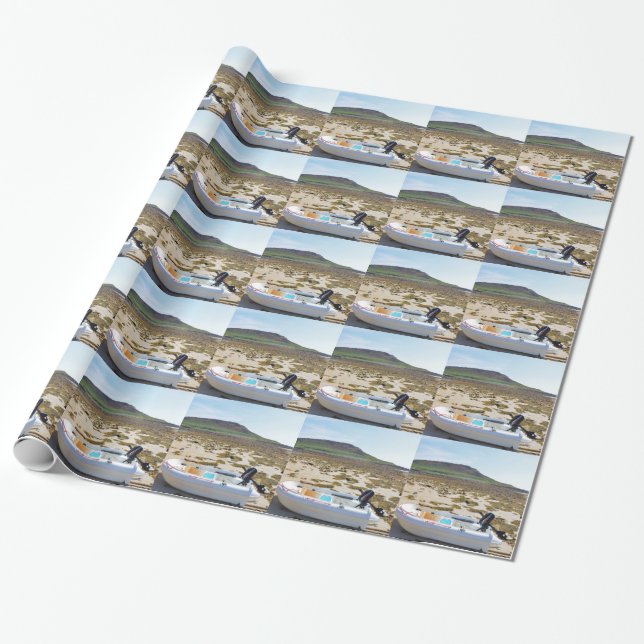Dinghy am Strand Geschenkpapier (Ungerollt)
