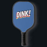 "DINK" oder Ihre kühne Botschaft, Med Blue! Pickleball Schläger<br><div class="desc">"DINK!" oder personalisieren Sie Ihre kühne Nachricht auf mittlerem blauen Hintergrund.</div>