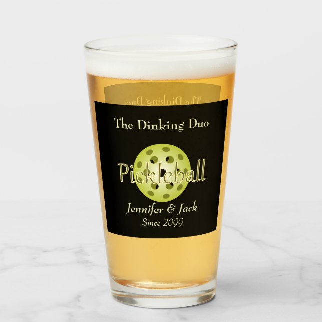 Dinking Duo oder Typ Pickleball Pint Beer Glas (Vorne (Gefüllt))