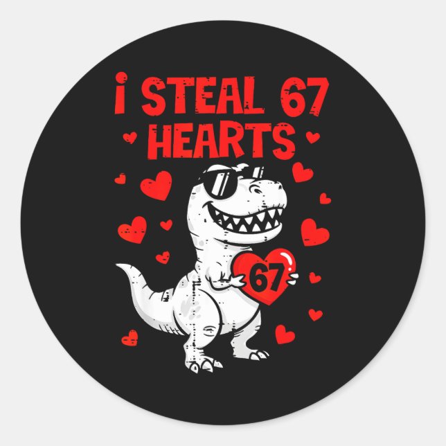 Dino Holding Heart I Steal 67 Hearts Funny Six Sev Runder Aufkleber (Vorderseite)