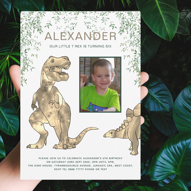 Dinosaur 6. Geburtstagsparty Einladung (Dinosaur add photo 6th Birthday party invitation with T-Rex and Stegosaurus dino with jungle foliage)