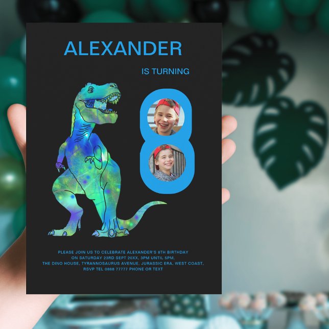 Dinosaur 8. Geburtstagsparty Custom Foto Einladung (Dinosaur 8th birthday party photo invitation with colorful T-Rex dino)