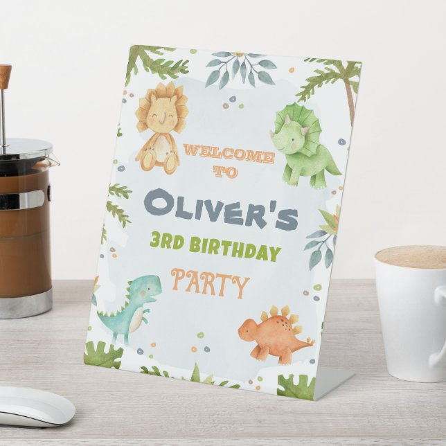 Dinosaur Birthday, Begrüßungszeichen Sockelschild (In SItu)