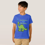 Dinosaur Birthday Boy Personalisiert Kids T-Shirt<br><div class="desc">Passen Sie Ihre Kinder Dinosaurier-Geburtstagsparty mit diesem coolen personalisierten Geburtstagskinder-T - Shirt an. Ein phantastischer,  grüner Dinosaurier mit einem niedlichen,  blau gestreiften Party Hut und dem Namen und Alter des Kindes.</div>
