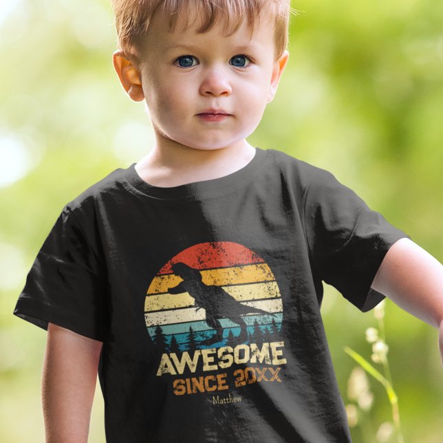 Dinosaur Birthday Boy Phantastisch seit dem Geburt Kleinkind T-shirt (Von Creator hochgeladen)