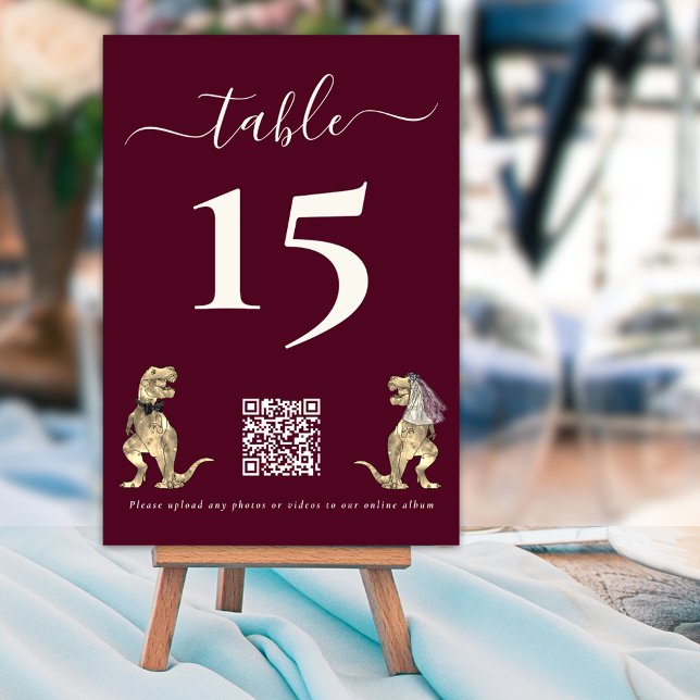 Dinosaur Thema Hochzeit Burgund QR-Code Tischnummer (Dinosaur theme wedding qr code for photo & video burgundy and cream custom table number cards modern)