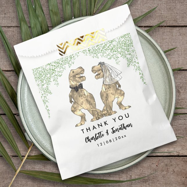 Dinosaur Thema Hochzeit Danke Geschenktütchen (Dinosaur themed wedding thank you custom favor bag Jurassic jungle foliage and T-Rex bride and groom)