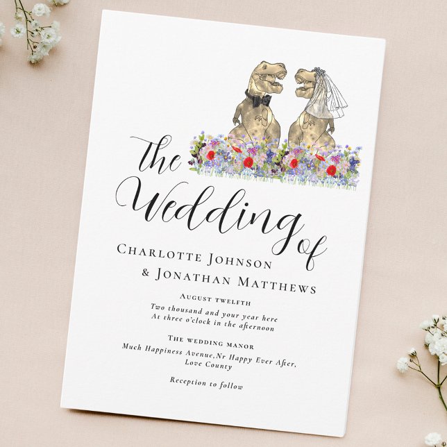 Dinosaur Theme Floral Wedding Einladung (Modern Script dinosaur theme wedding invitation with watercolor wildflowers & T-Rex bride and groom)