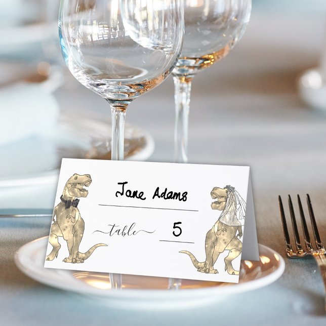 Dinosaur Theme Wedding Tischnummer Platzkarte (Dinosaur theme wedding table number place card elegant modern script funny T-Rex bride and groom)