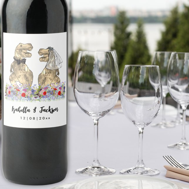 Dinosaur Theme Wedding Weinetikett (Dinosaur wedding funny T-Rex bride and groom and colorful wildflower watercolor custom wine labels)