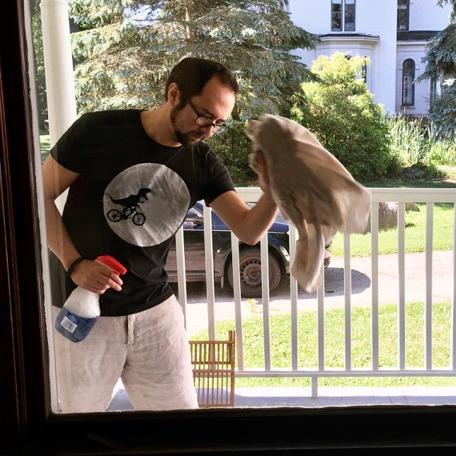 Dinosaurier auf einem Rad mit dem Mond T-Shirt (Von Creator hochgeladen)