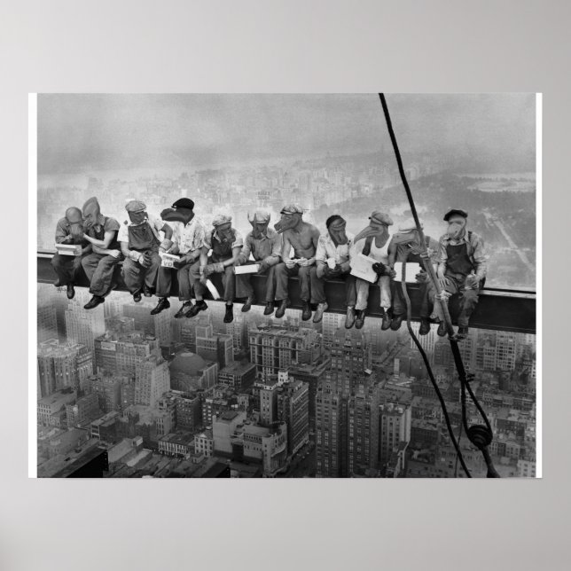 Dinosaurier auf einem Wolkenkratzer Poster (Vorne)