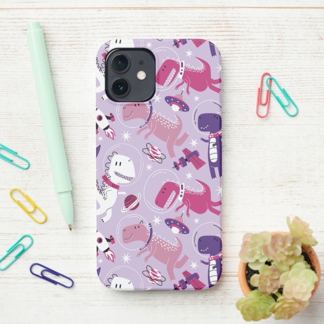Dinosaurier, Cute Dinosaurier, Sterne, Raumschiff iPhone Hülle (Auf dem Schreibtisch)
