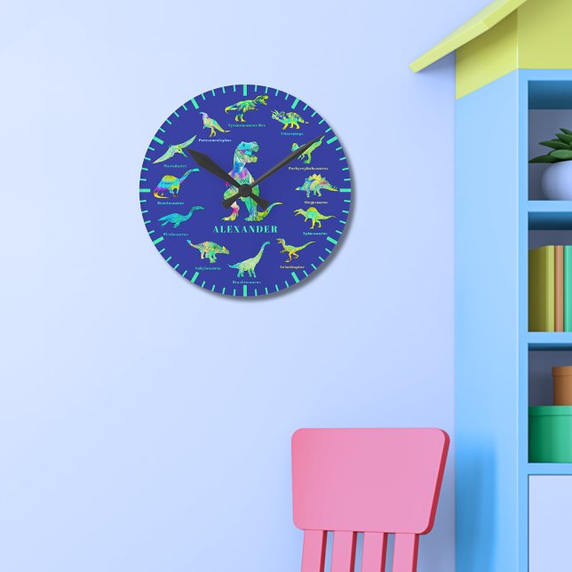 Dinosaurier mit Personalisierten blauen Namen Runde Wanduhr (Dinosaurs with names green and blue personalized name wall clock)