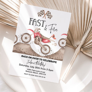 Dirt Bike Fast und fünf Einladung