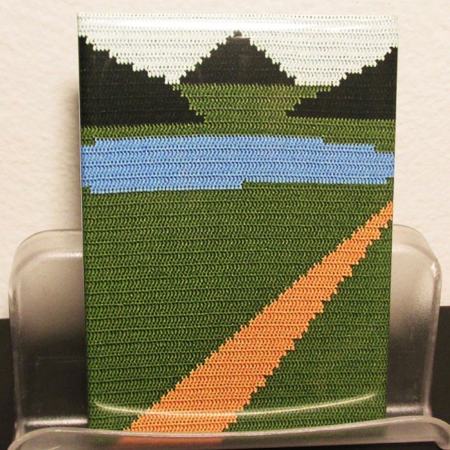 Dirt Road Grass Lake Hills Kunst-Crochet Print Magnet (Von Creator hochgeladen)