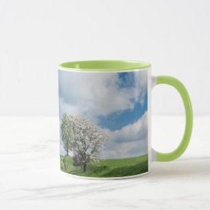 Dirt Road und Apfelbäume Tasse